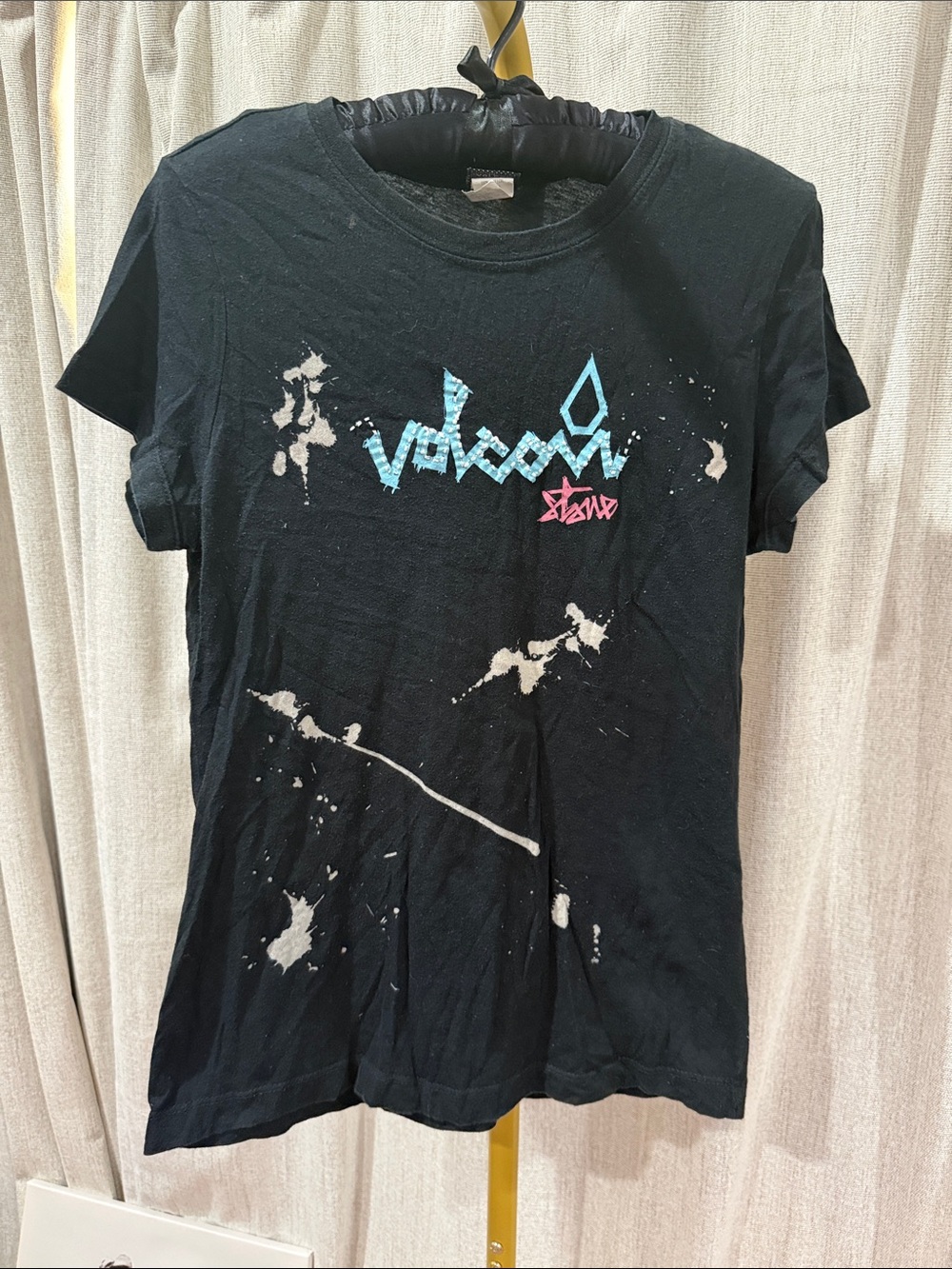 Volcom Black Graphic Tee with Blue & Pink Logo vintage xl